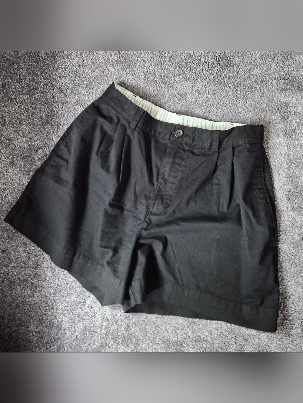 Old Navy High-Waisted OGC Chino Shorts -- 4-inch inseam